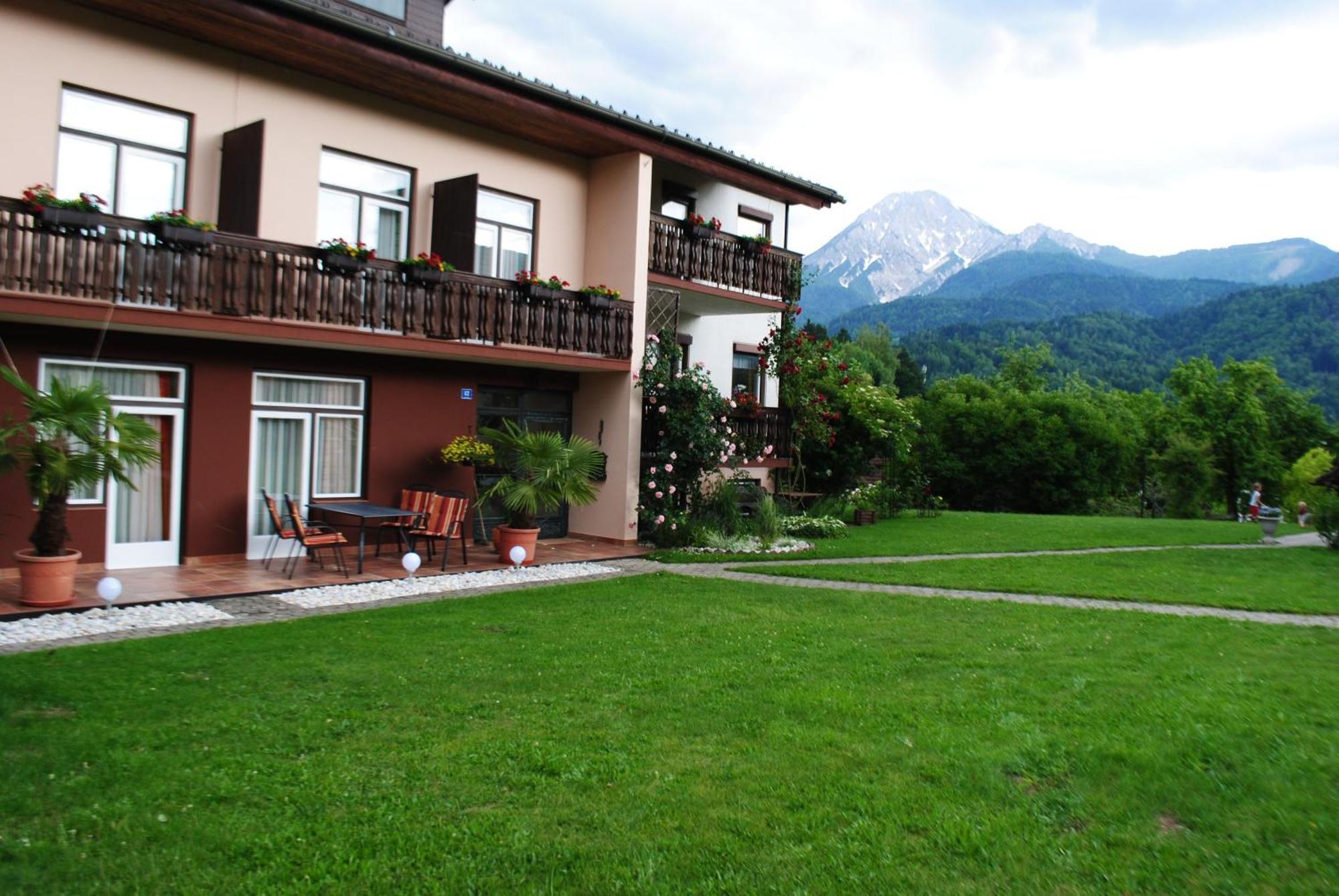 Ferienhaus Michor Latschach ober dem Faakersee Exterior foto